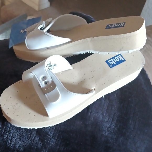 Keds women's slip-on white slides new without a tag. - Picture 3 of 3